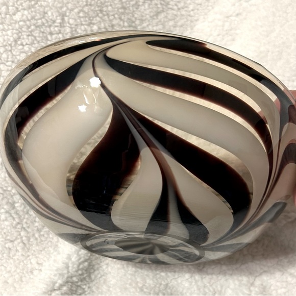 Vintage Murano Style Swirl Bowl, Beautiful Deep Purplish Red & White Swirl - Picture 5 of 9